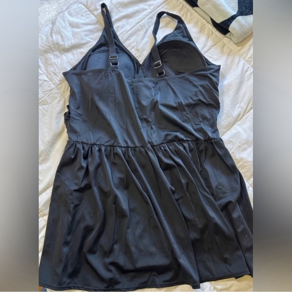 Swimsuit 1 Piece V-Neck Skirted - DENIM & COMPANY BEACH - Women's Size 22W-Black - Picture 5 of 7